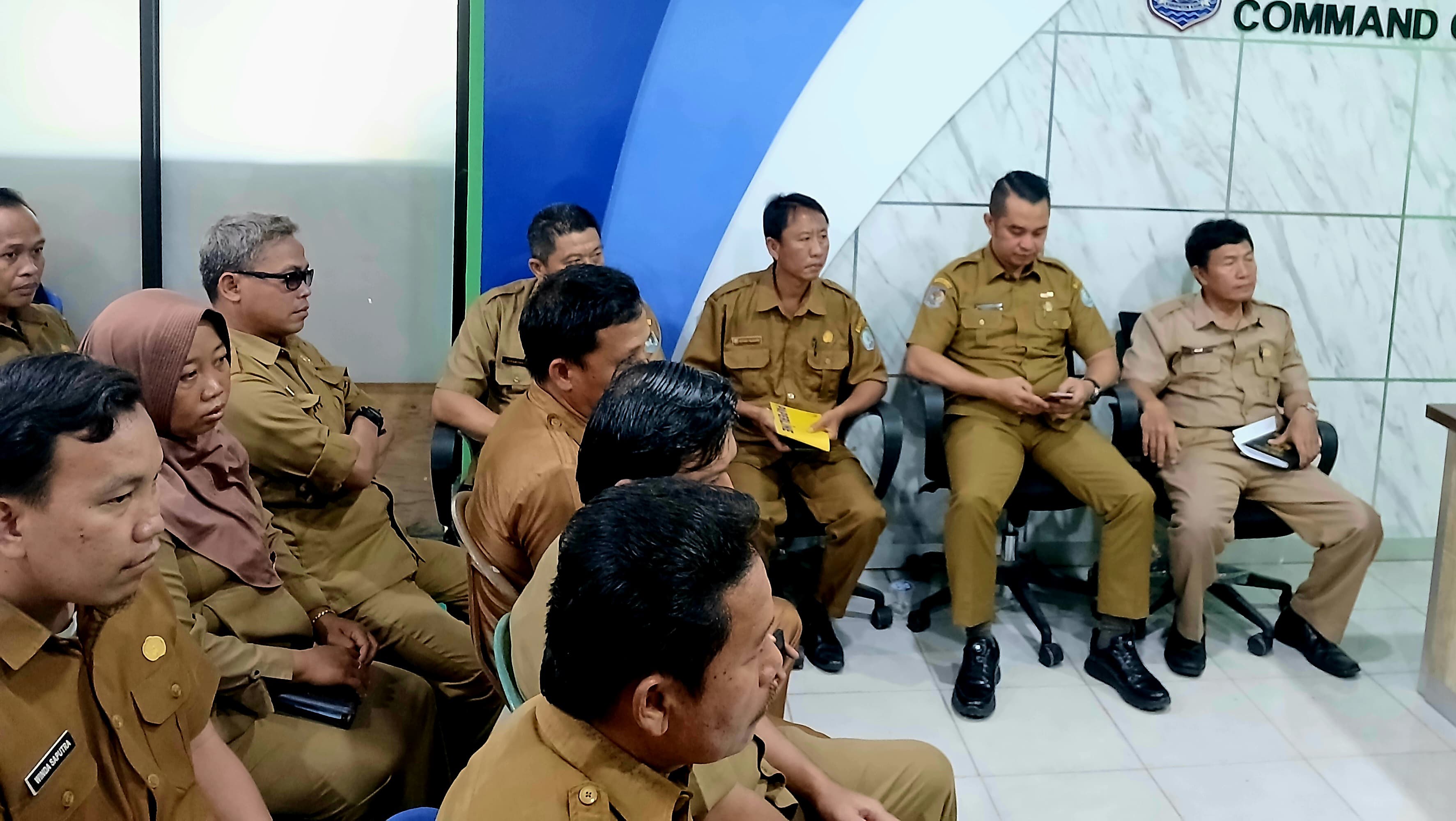 Asisten III dan Humas Pemda Kaur Sidak Dinas Kominfo Kabupaten Kaur